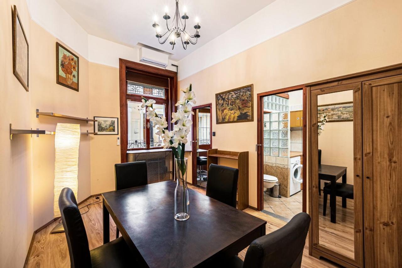 Oktogon Beautiful Relaxing Apartment ブダペスト エクステリア 写真