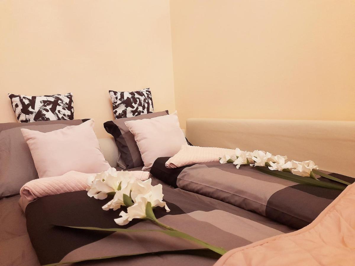 Oktogon Beautiful Relaxing Apartment ブダペスト エクステリア 写真